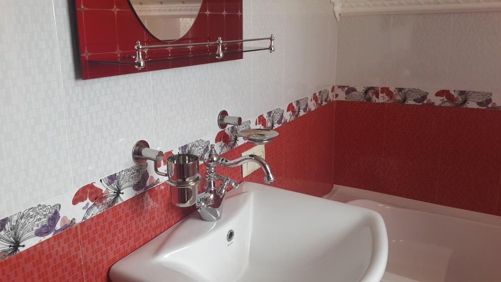 Edemi Hotel Κουτάισι Εξωτερικό φωτογραφία